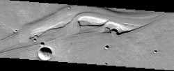 1047-Streamlined-Erosional-Residuals,-junction-of-Shalbatana-and-Simud-Vallis,-Mars